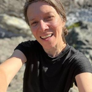 Meet your Posher, Elise